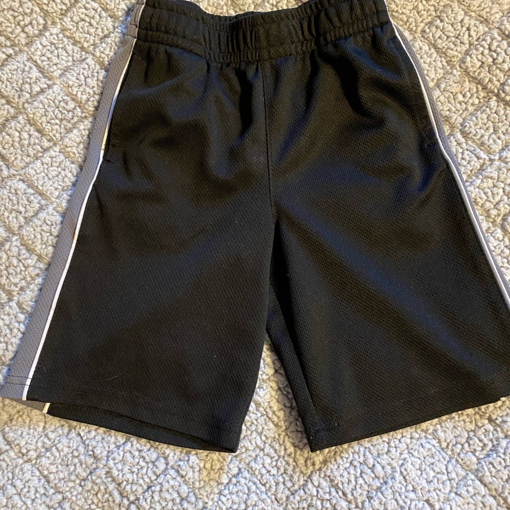 Boy’s Size 5 Basketball Shorts